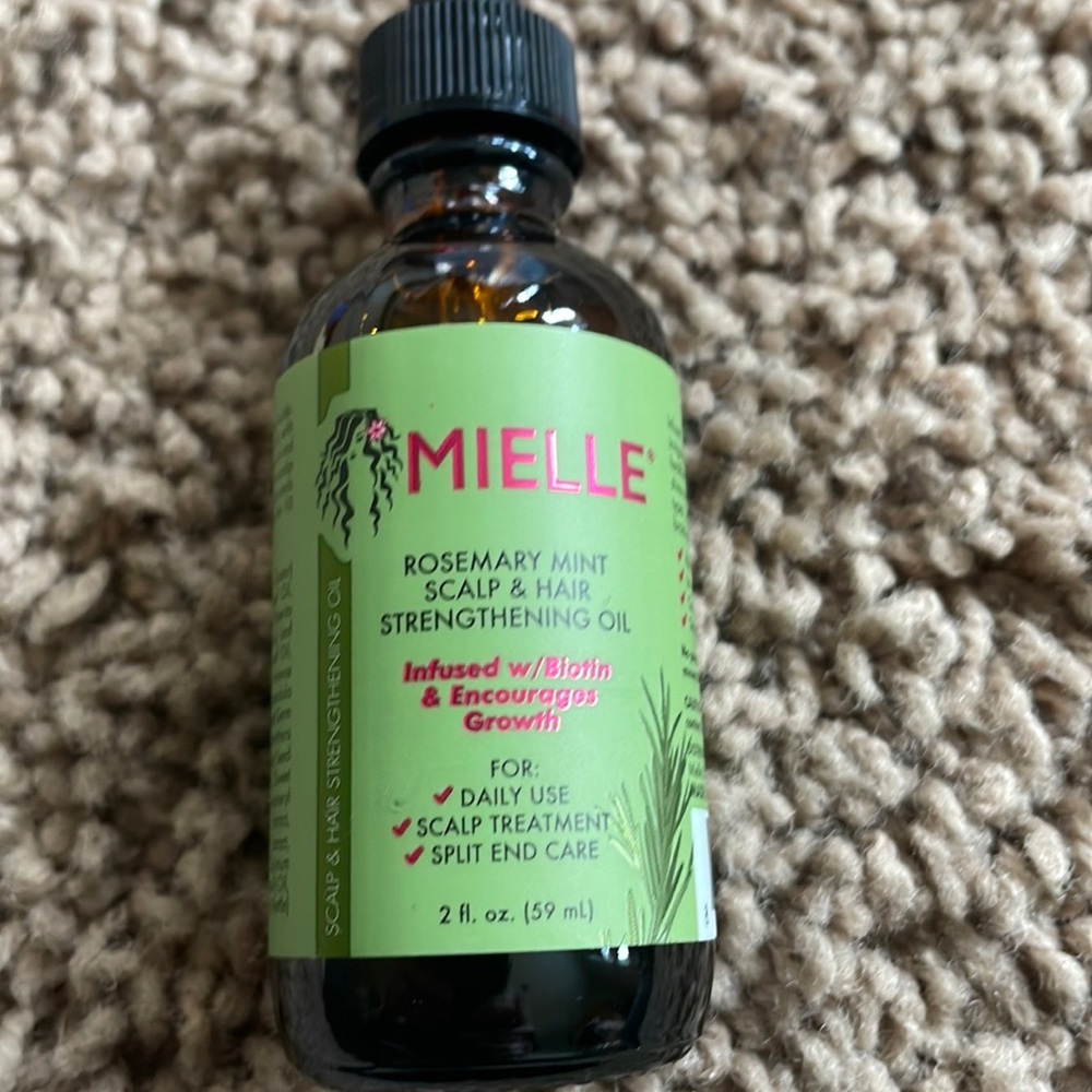 New unopened Mielle hair strengthening oil